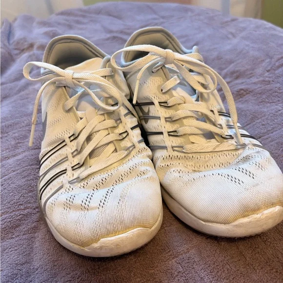 Nike White and Gray Athletic Shoes - Picture 2 of 5